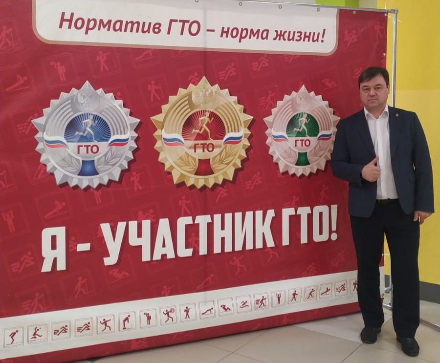 Вручение знаков отличия в МАОУ СОШ №100 Вручение знаков отличия в МАОУ СОШ №100